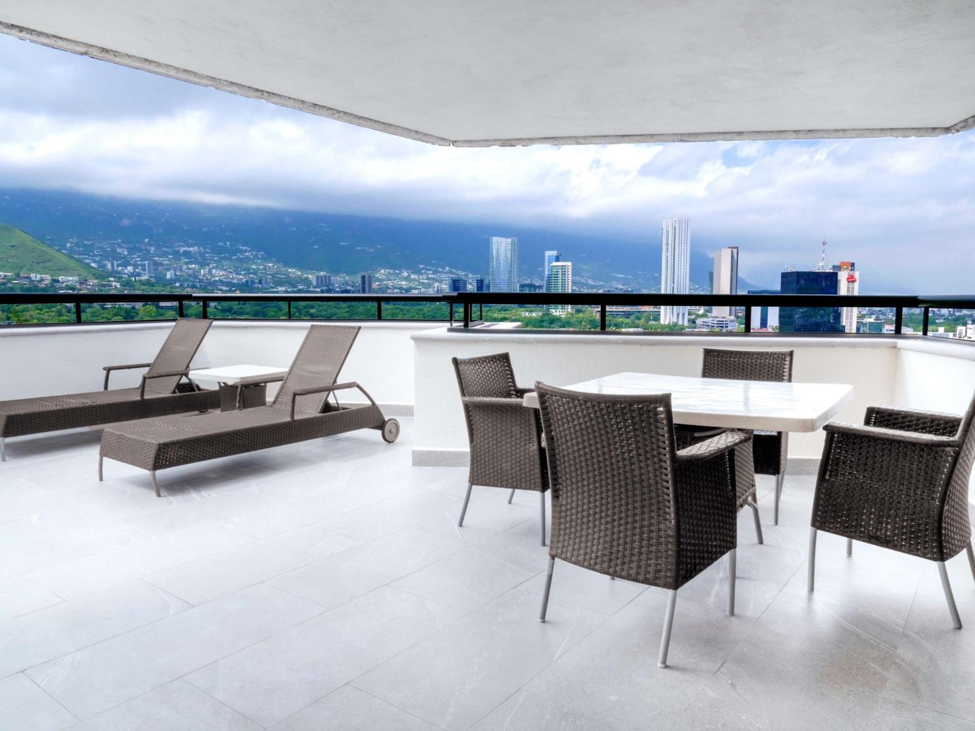 Ms Milenium Monterrey Curio Collection By Hilton Hotel San Pedro Garza Garcia Exterior foto